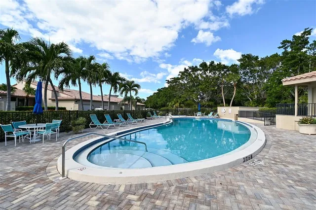 $8,000 | 2369 Harbour Oaks Drive, Longboat Key, FL 34228