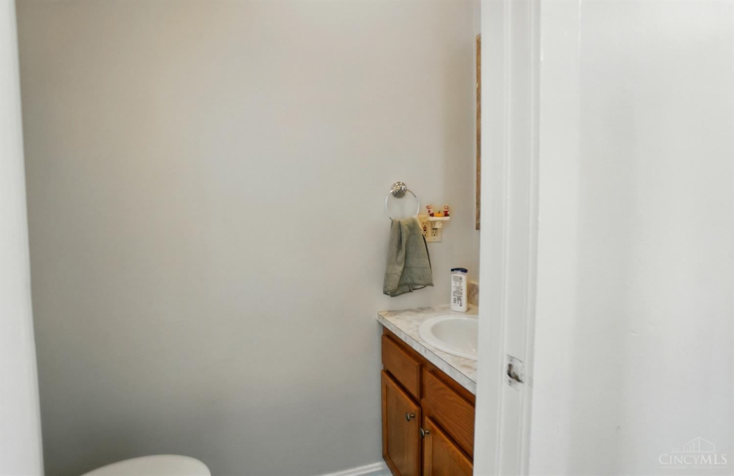 300 Emming Street Cincinnati, OH 45219 - Photo 20 of 32