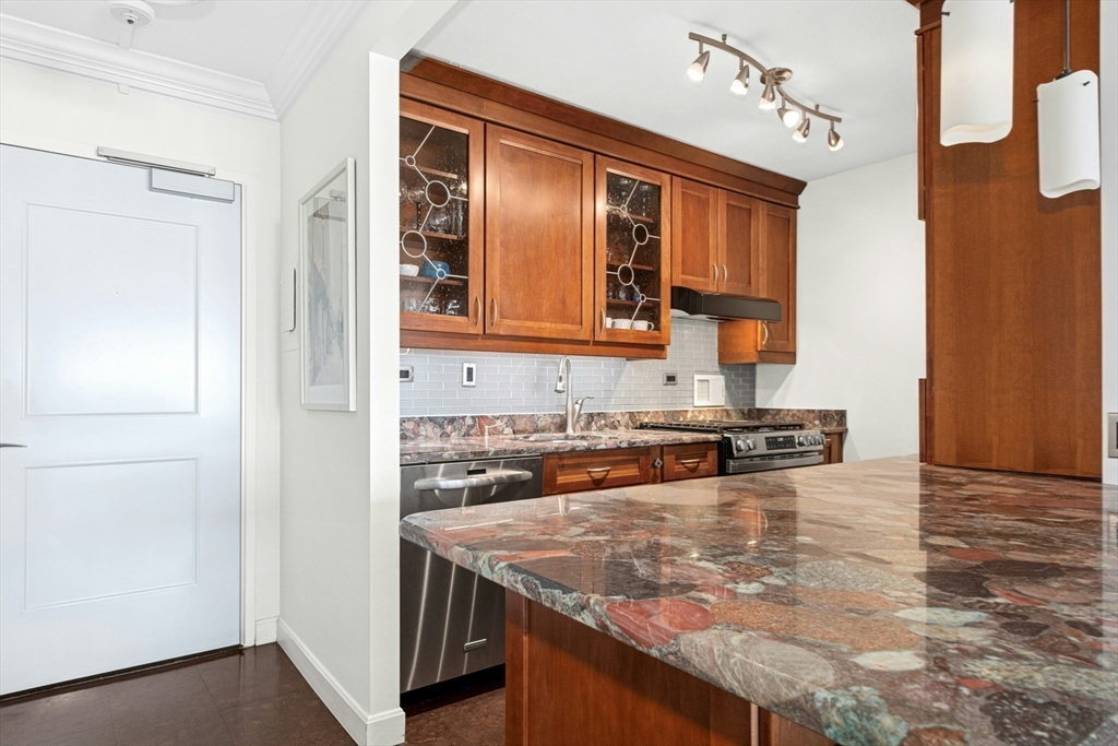 8 Whittier Place, Unit 22D Boston, MA 02114 - Photo 14 of 24