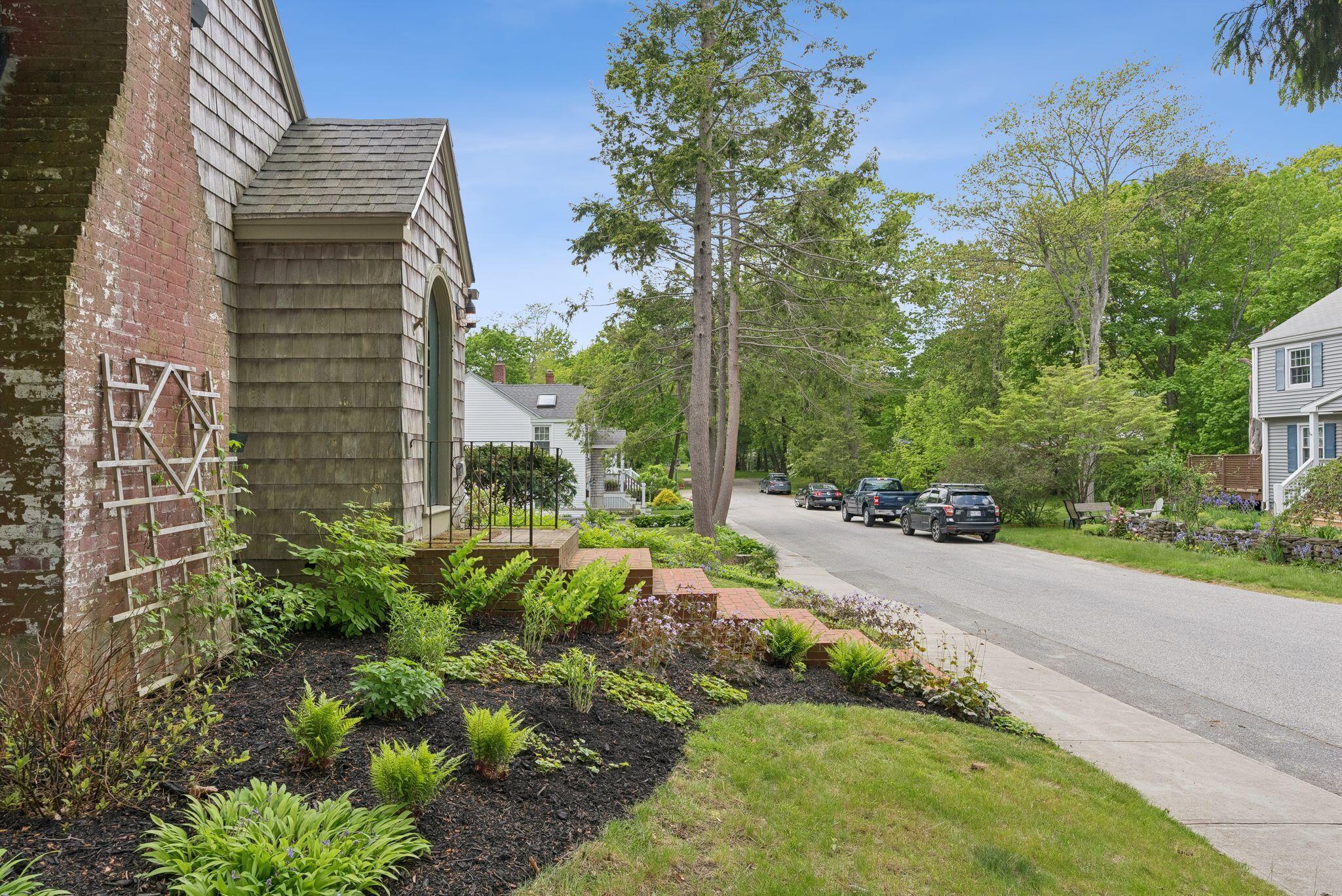 20 Elmwood Road Cape Elizabeth, ME 04107 - Photo 6 of 55 10_DSC06286