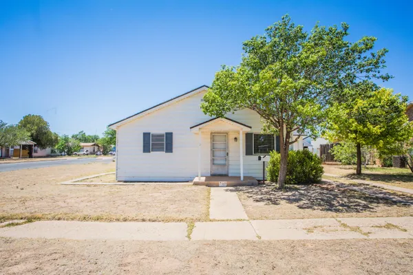 $105,500 | 1308 Avenue A, Levelland, TX 79336