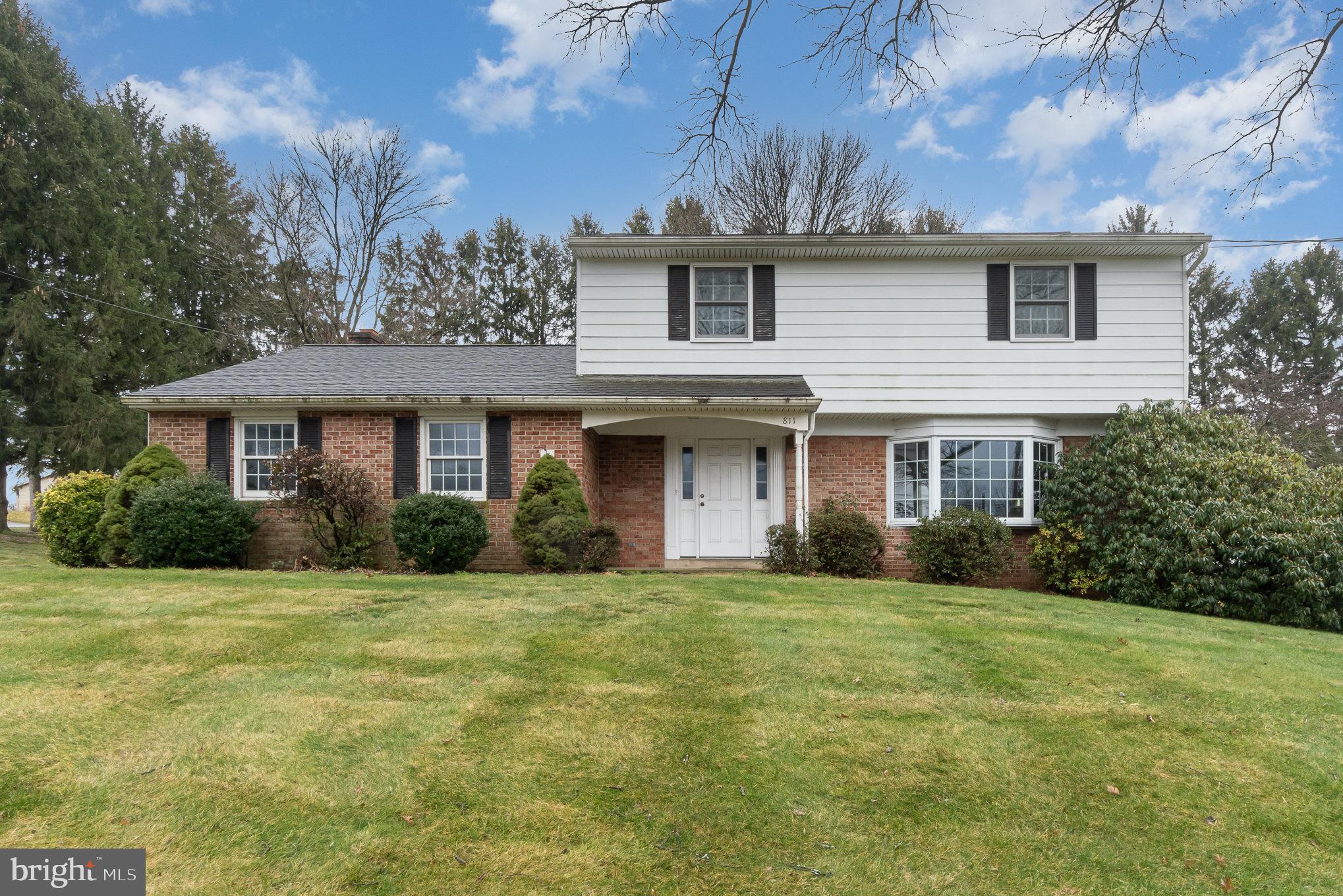 811 Newport Road Manheim, PA 17545 - Photo 2 of 42