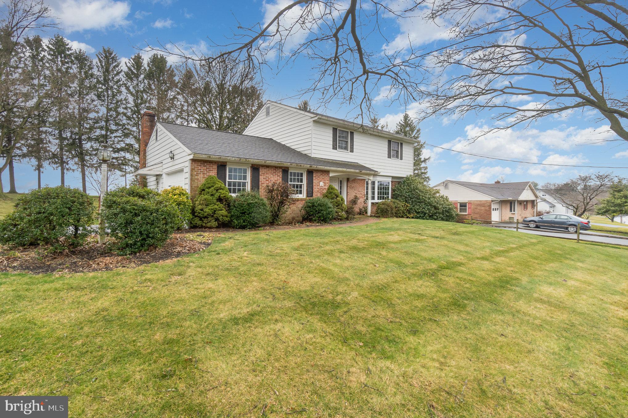811 Newport Road Manheim, PA 17545 - Photo 4 of 42