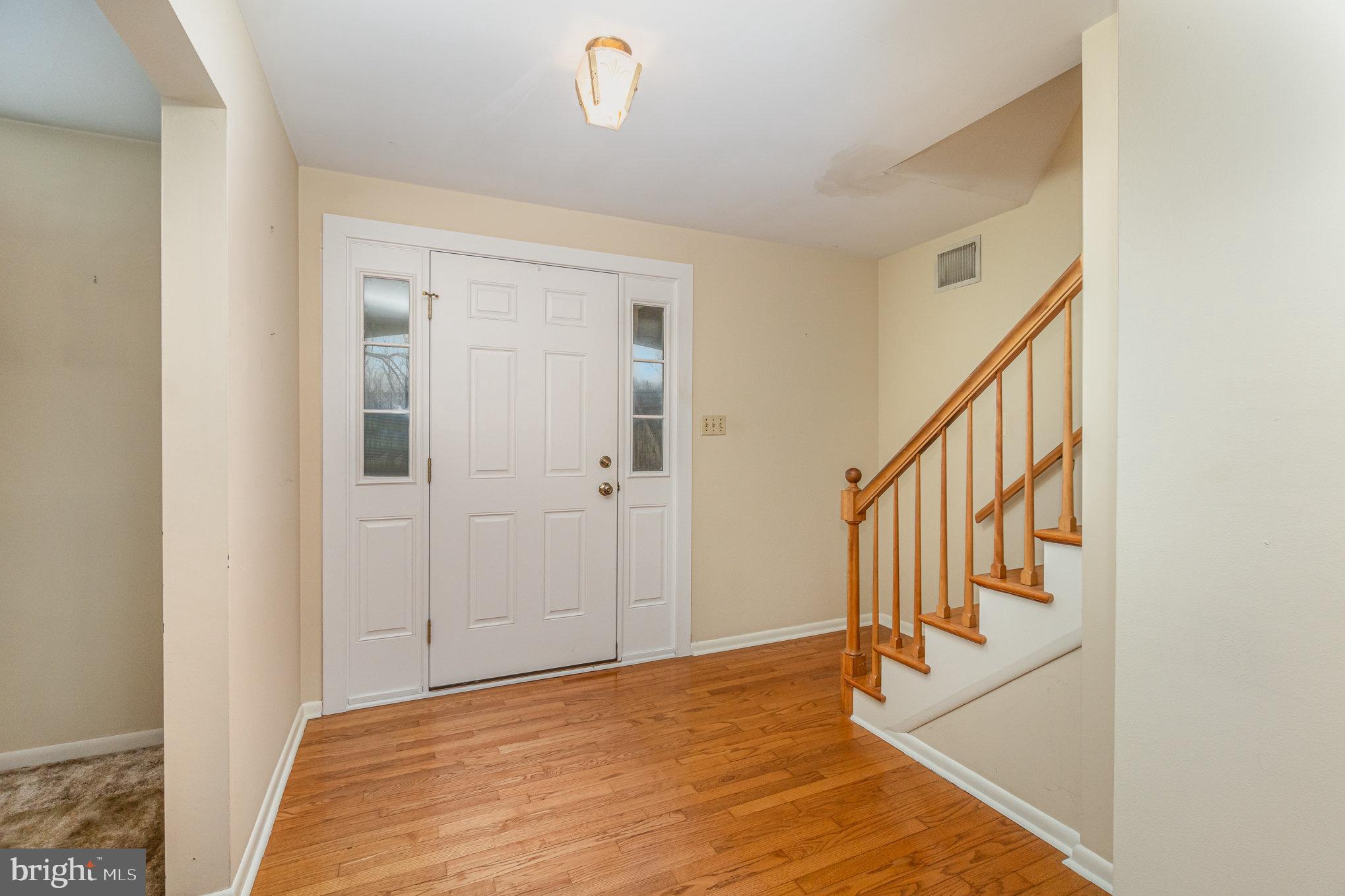 811 Newport Road Manheim, PA 17545 - Photo 5 of 42