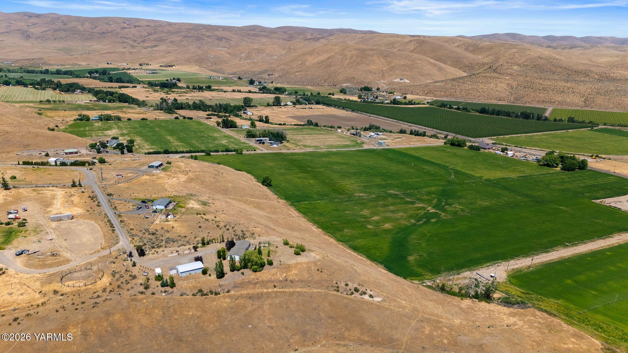 504 Point Drive Selah, WA 98942 - Photo 36 of 38 504 Point Dr Aerials-8