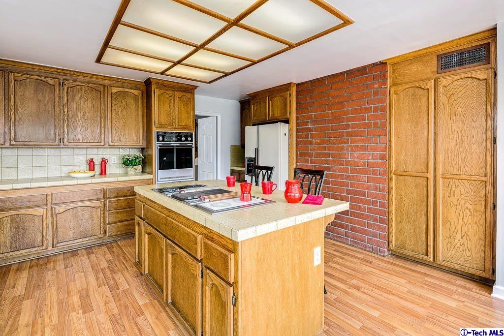 800 Moorside Drive Glendale, CA 91207 - Photo 22 of 51 Additional Photo