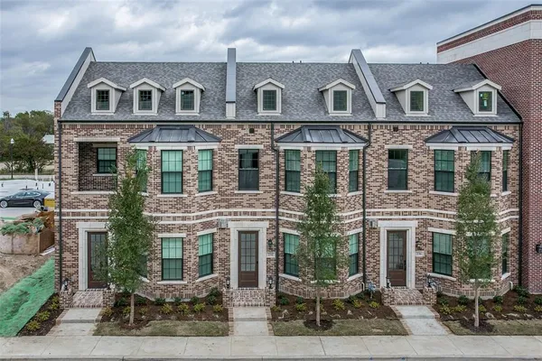 $3,299 | 232 Crockett Street, Roanoke, TX 76262