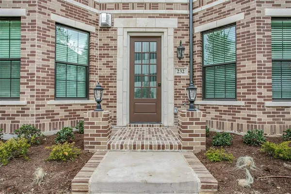$3,299 | 232 Crockett Street, Roanoke, TX 76262