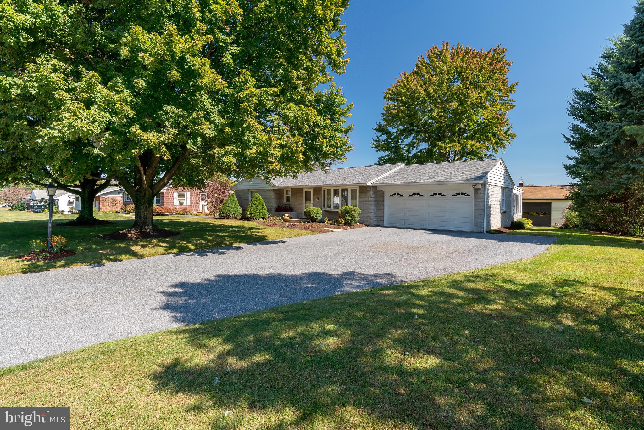 213 Colebrook Road Elizabethtown, PA 17022 - Photo 2 of 53 Gallery Image 2