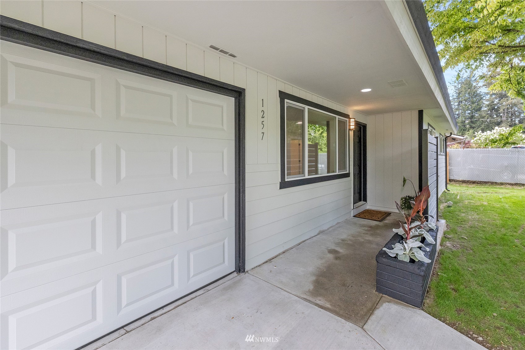 1257 Southeast Cedar Road Port Orchard, WA 98367 - Photo 3 of 29 Gallery Image 3