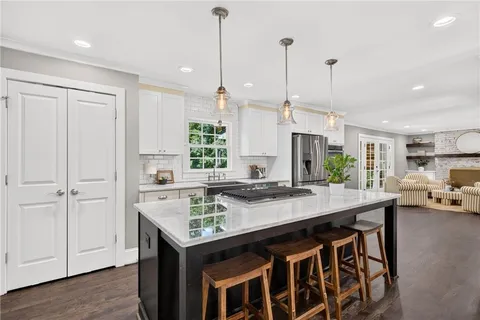 $1,100,000 | 4766 Chamblee Dunwoody Road, Dunwoody, GA 30338