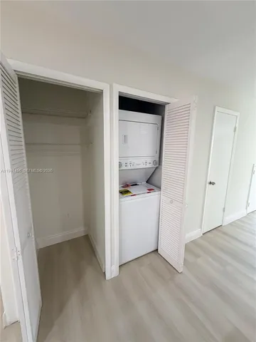 a view of utility room