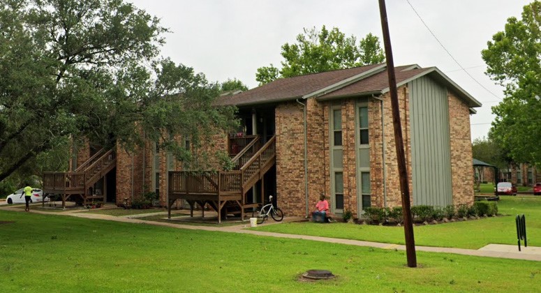 1741 East Henderson Road Angleton, TX 77515 - Photo 5 of 7