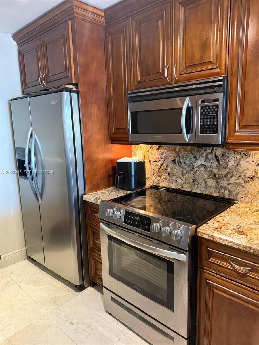 1401 Bay Road, Unit 312 Miami Beach, FL 33139 - Photo 8 of 12