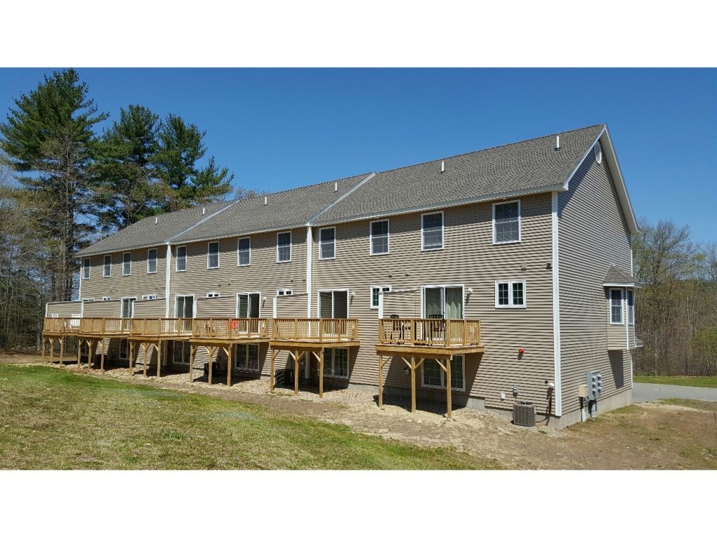 36 Crestview Lane, Unit 36 Rochester, NH 03839 - Photo 2 of 17