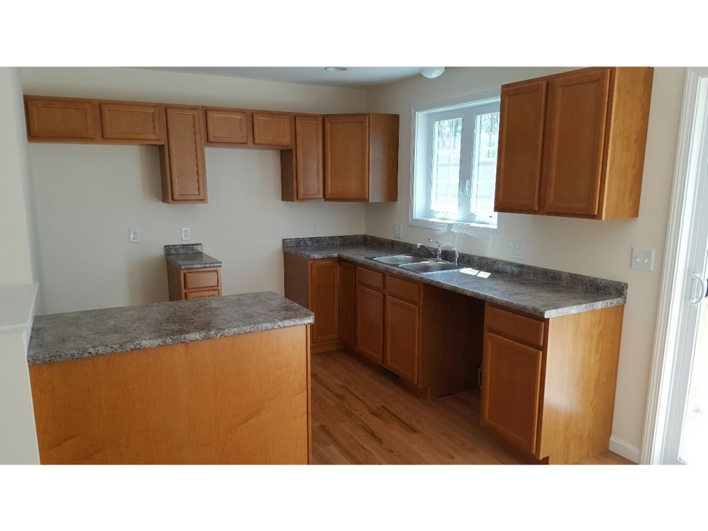 36 Crestview Lane, Unit 36 Rochester, NH 03839 - Photo 3 of 17