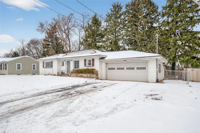 $169,900 | 1490 Ridgeway Avenue, Greece, NY 14615