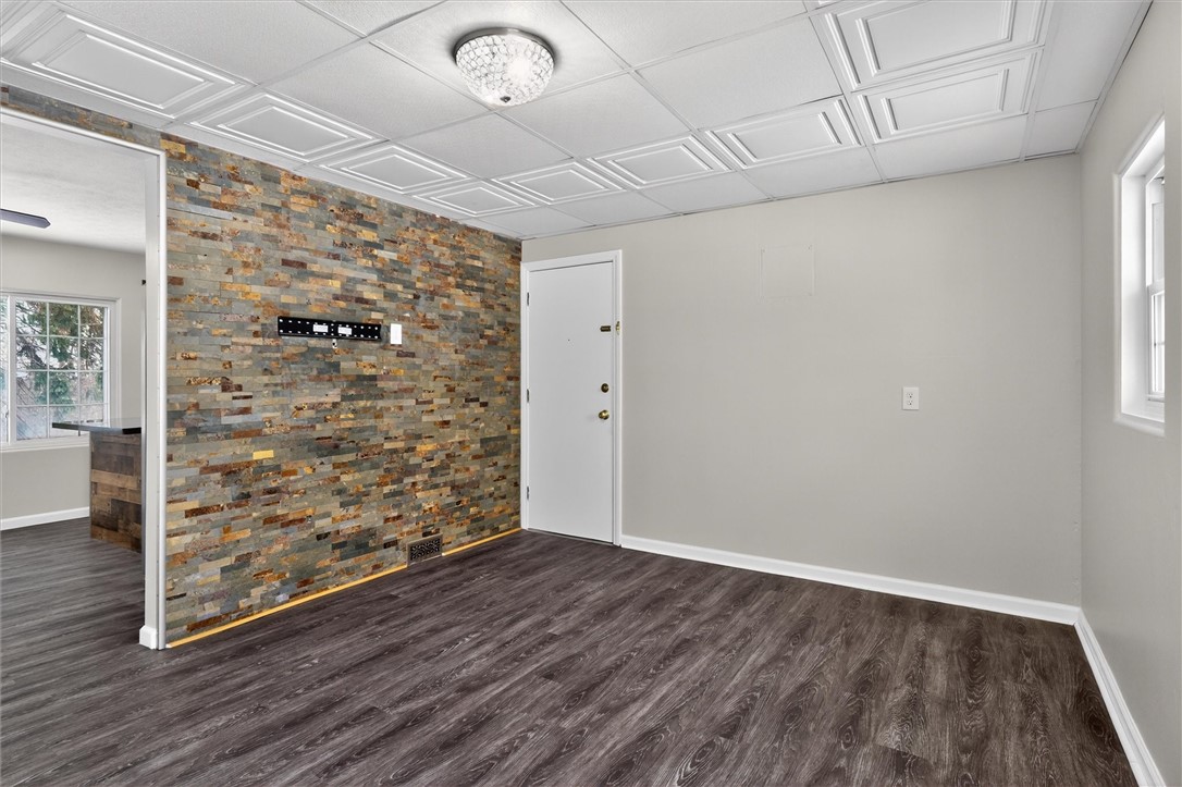 1490 Ridgeway Avenue Greece, NY 14615 - Photo 7 of 35 FRESHLY PAINTED INTERIOR!