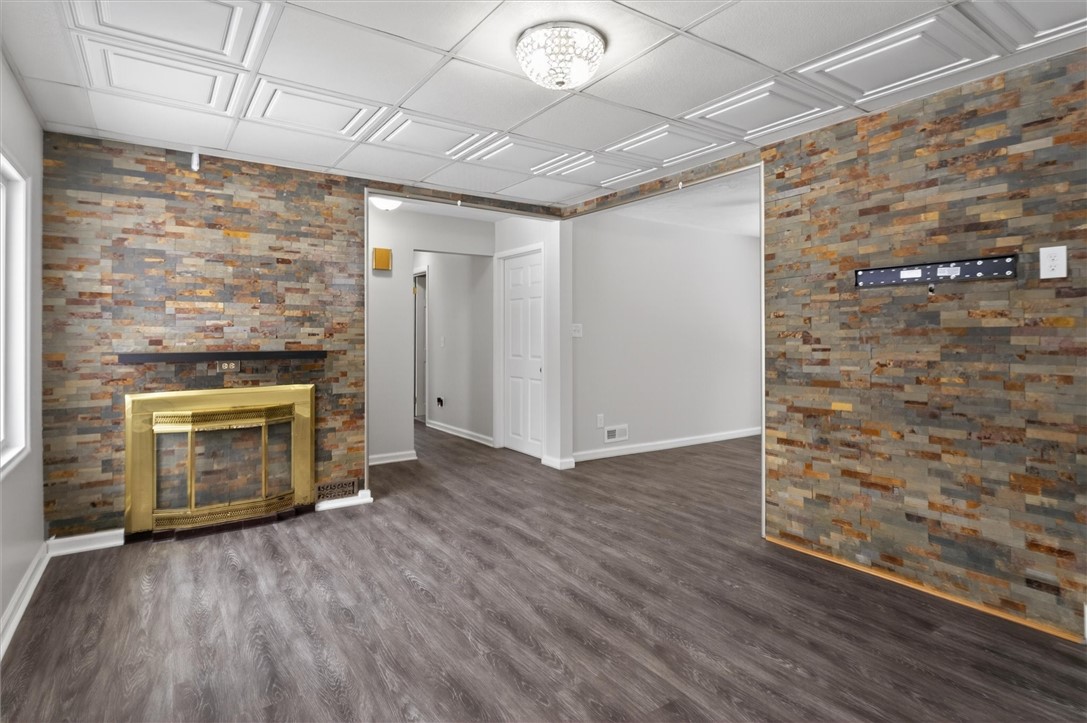 1490 Ridgeway Avenue Greece, NY 14615 - Photo 8 of 35 LIVING ROOM