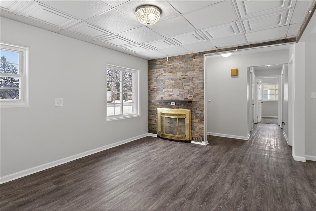 1490 Ridgeway Avenue Greece, NY 14615 - Photo 10 of 35 LIVING ROOM