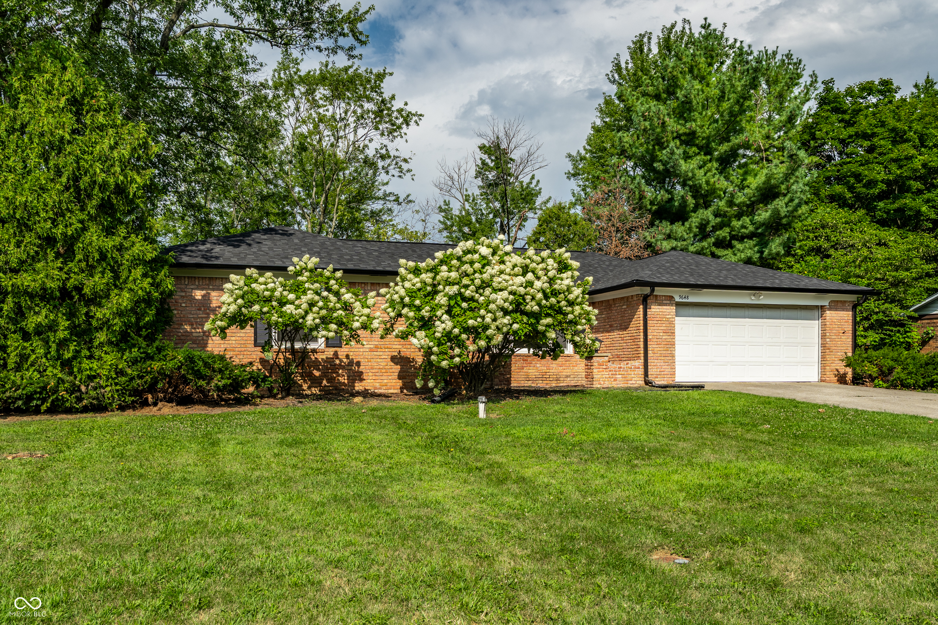 9648 Sycamore Road Carmel, IN 46032 - Photo 2 of 36 Gallery Image 2