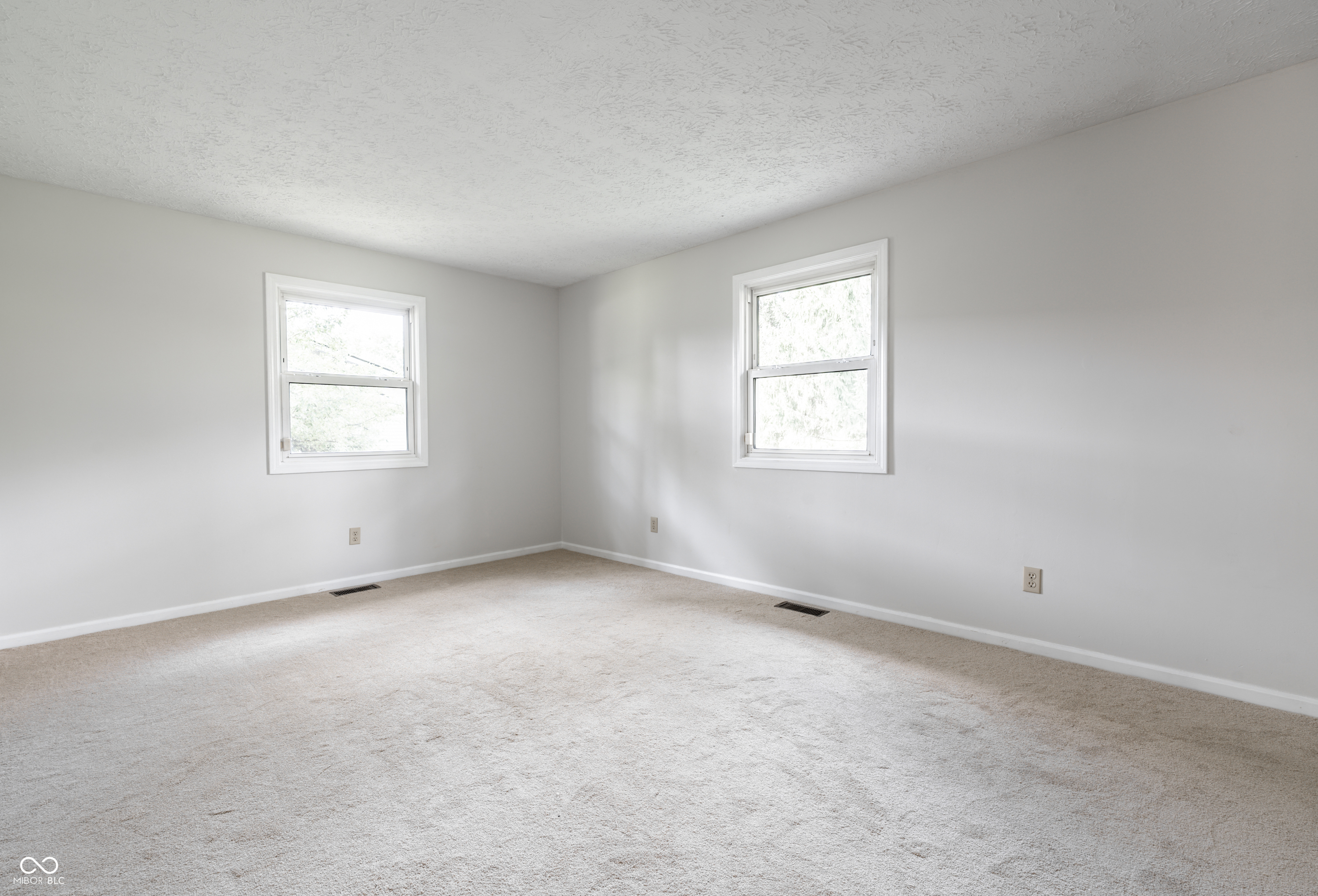 9648 Sycamore Road Carmel, IN 46032 - Photo 25 of 36 Gallery Image 25