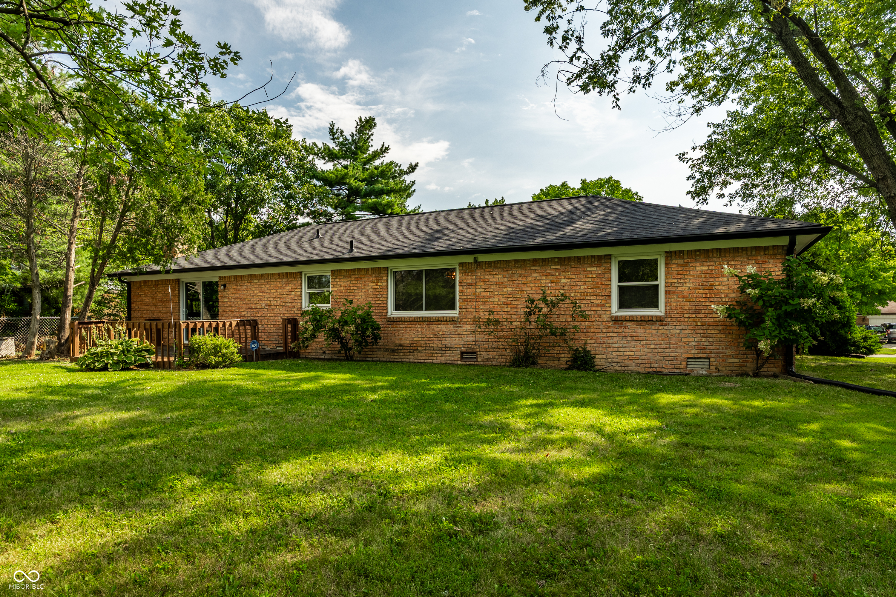 9648 Sycamore Road Carmel, IN 46032 - Photo 32 of 36 Gallery Image 32
