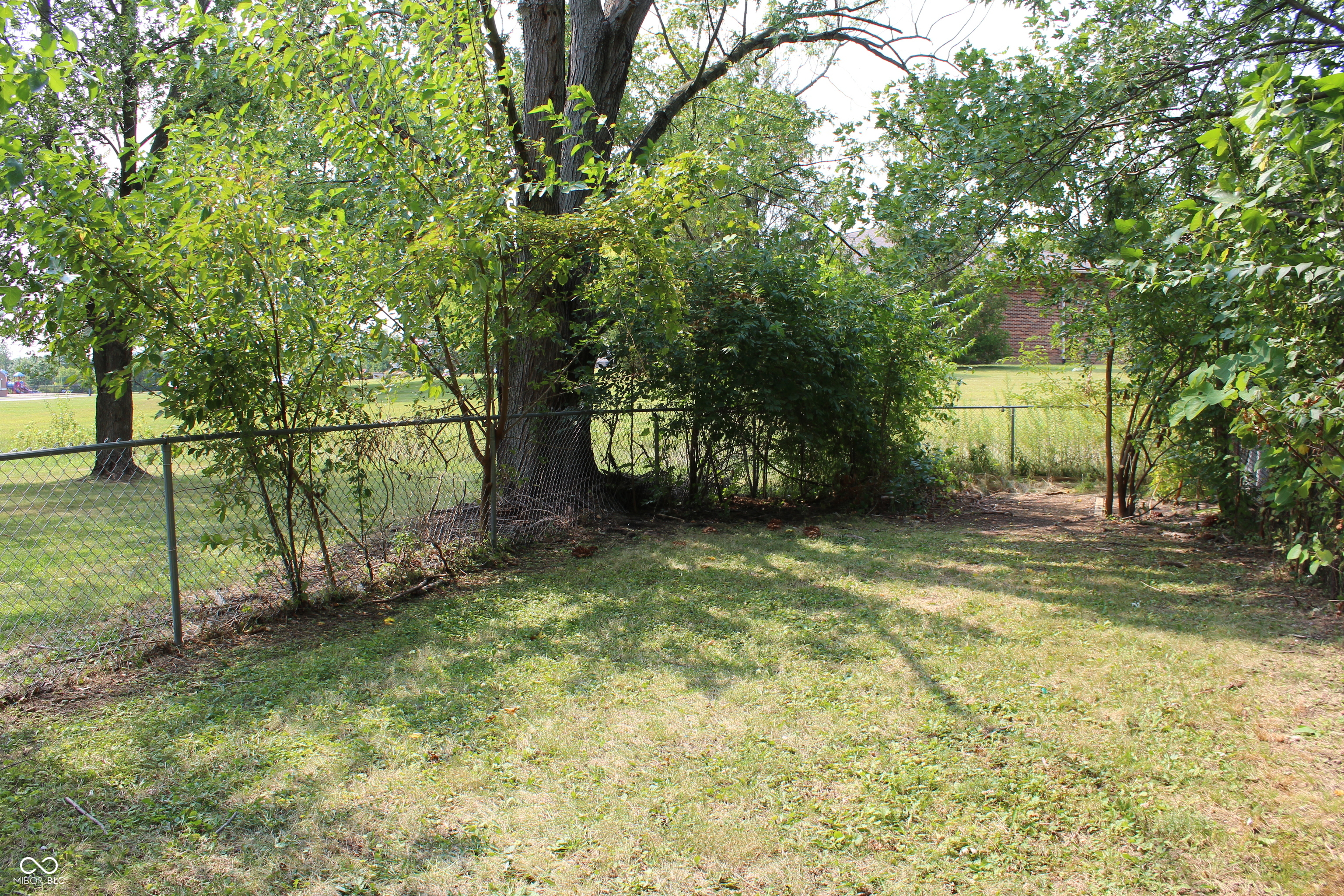 9648 Sycamore Road Carmel, IN 46032 - Photo 35 of 36 Gallery Image 35