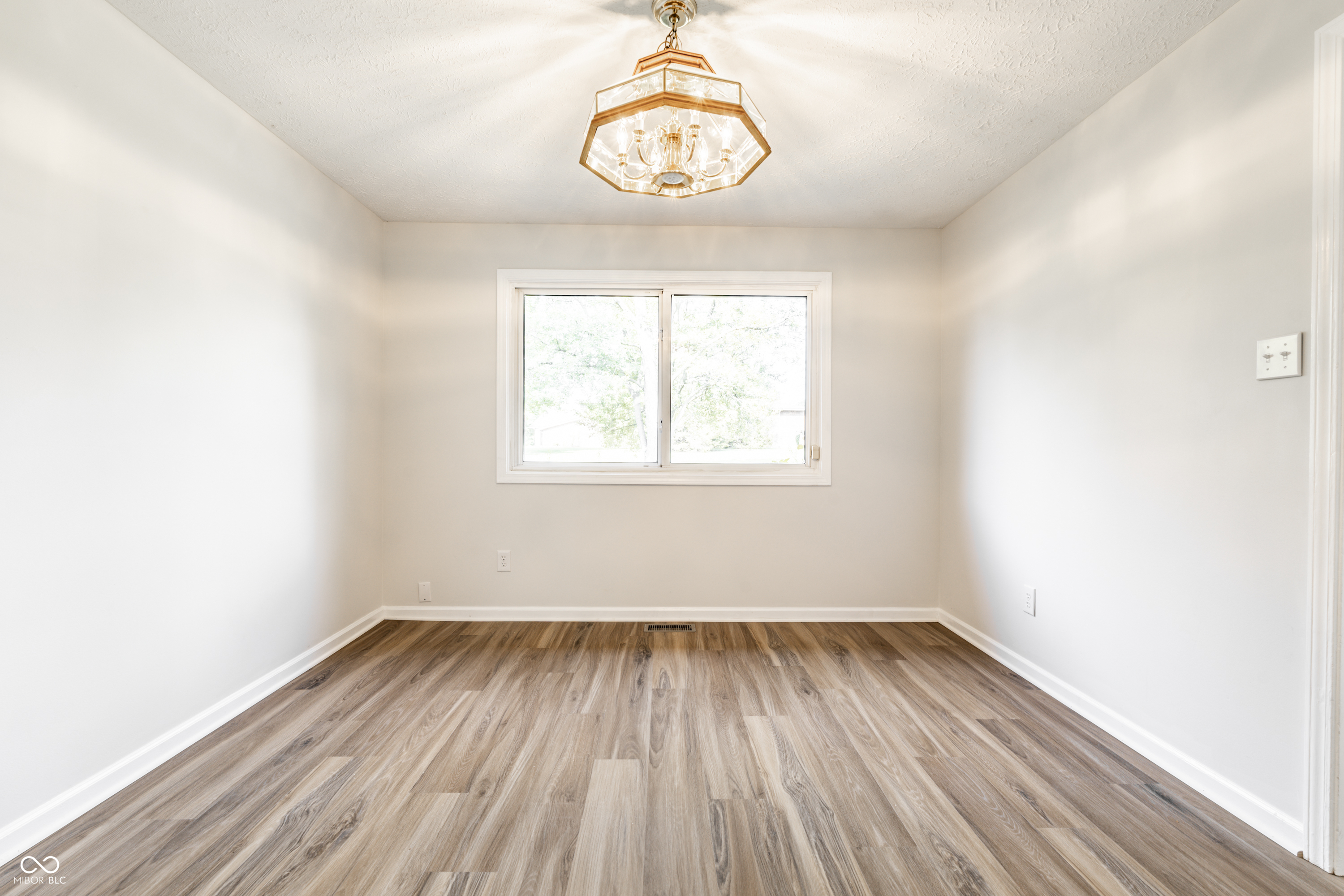 9648 Sycamore Road Carmel, IN 46032 - Photo 7 of 36 Gallery Image 7