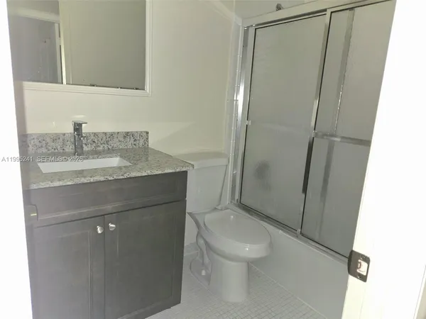 $2,100 | 10784 North Kendall Drive, Unit D4, Miami, FL 33176