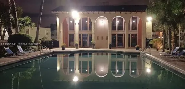 $2,100 | 10784 North Kendall Drive, Unit D4, Miami, FL 33176