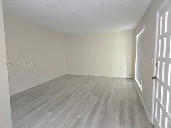 $2,100 | 10784 North Kendall Drive, Unit D4, Miami, FL 33176