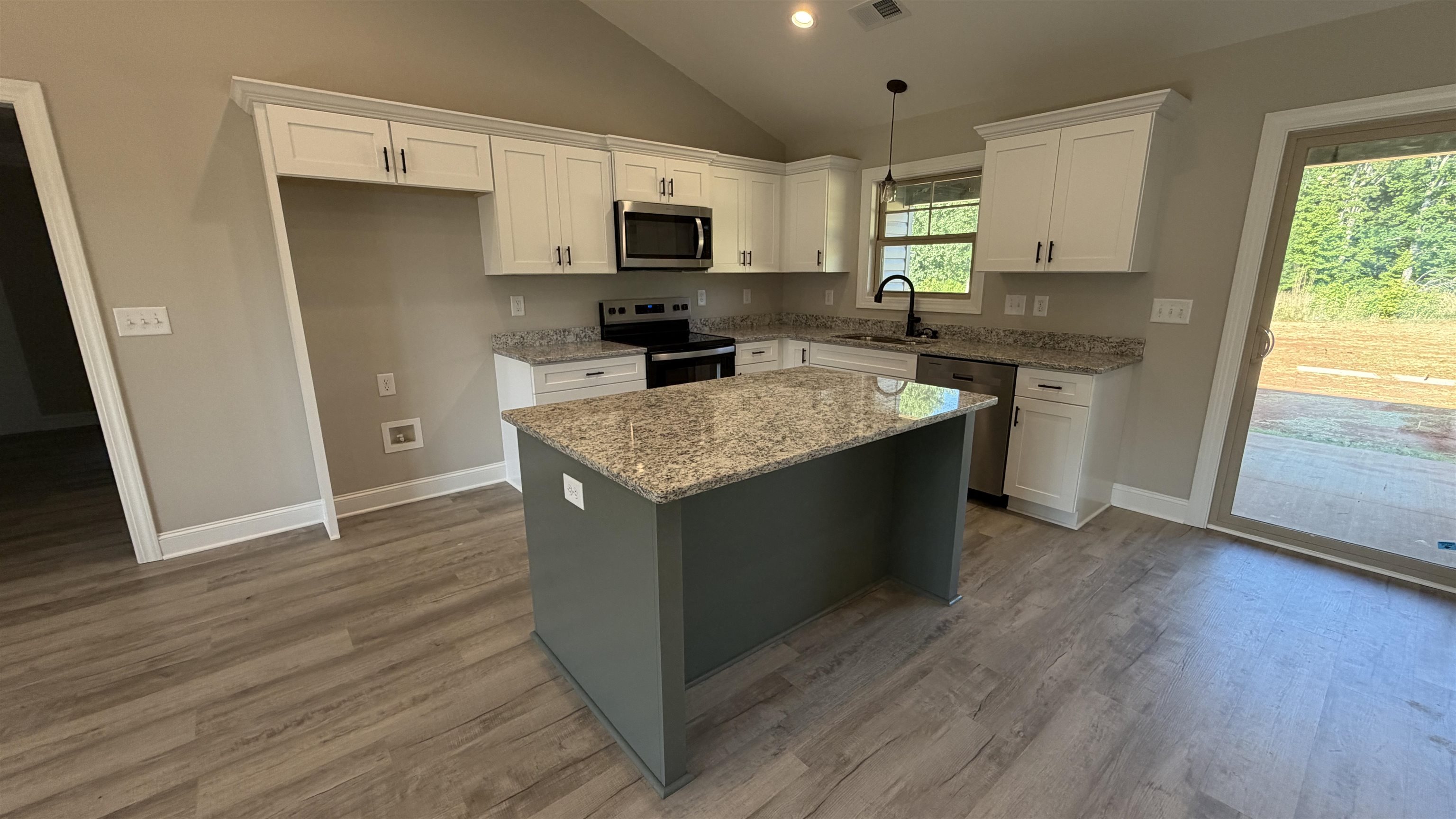 1079 North Green River Road Gaffney, SC 29341 - Photo 2 of 16