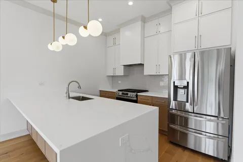 $2,250,000 | 6414 North Francisco Avenue, Chicago, IL 60645