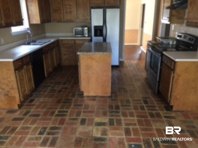108 Michael Loop Daphne, AL 36526 - Photo 19 of 24 Kitchen