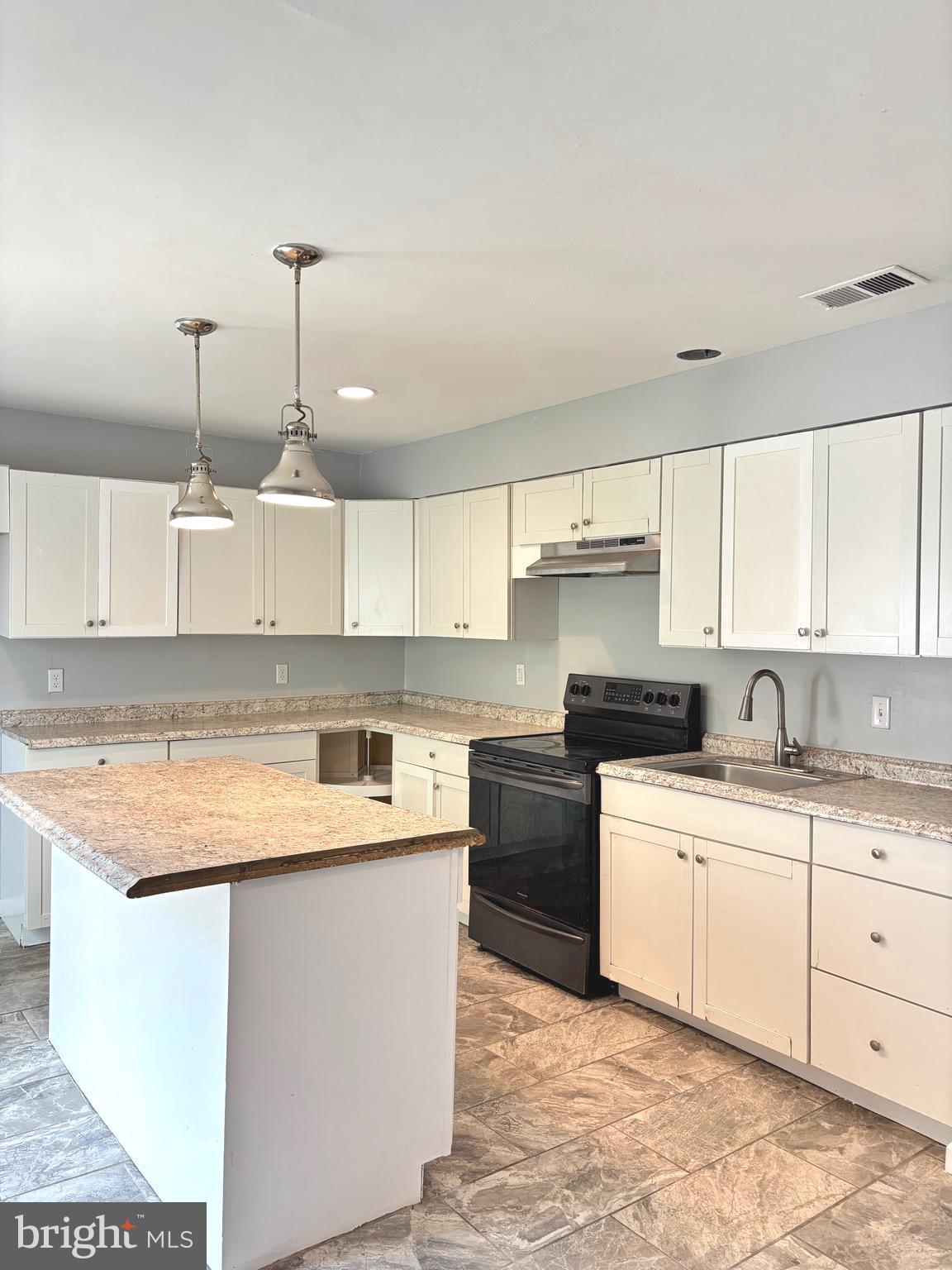 52 Memphis Court Sicklerville, NJ 08081 - Photo 5 of 12 Kitchen