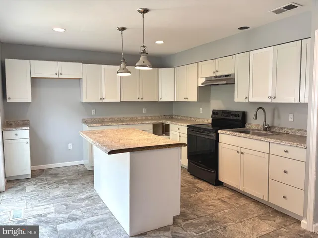 $200,000 | 52 Memphis Court, Sicklerville, NJ 08081