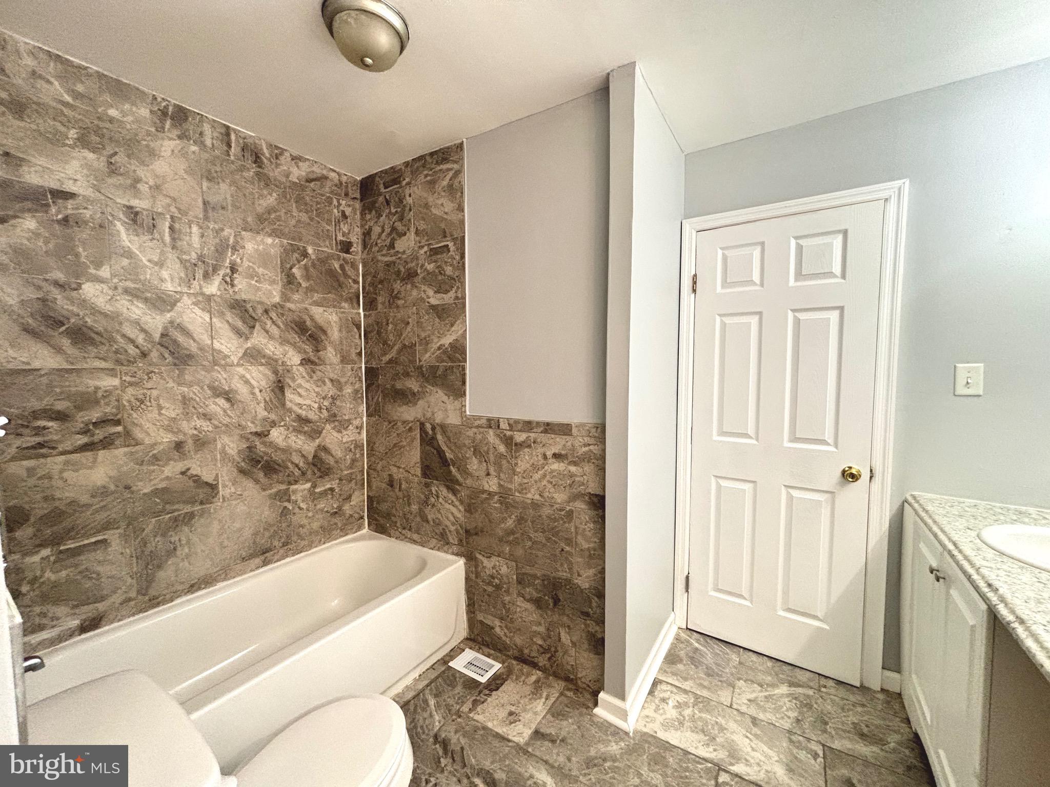 52 Memphis Court Sicklerville, NJ 08081 - Photo 10 of 12