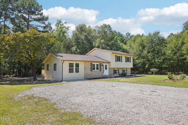 $279,900 | 1379 Juniper Lake Road, West End, NC 27376