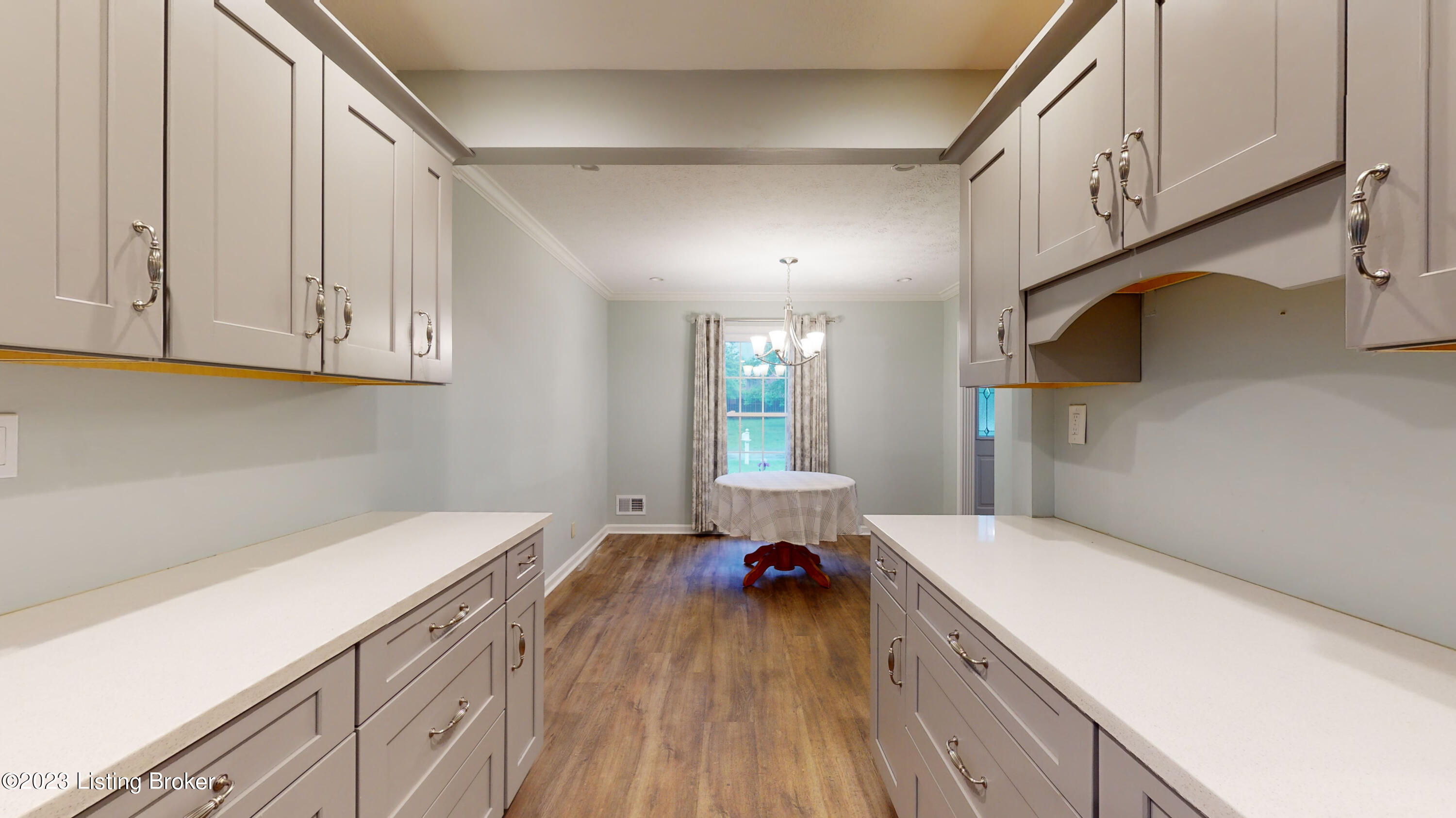 2204 Westridge Road Louisville, KY 40242 - Photo 8 of 35 2204-Westridge-05172023_095511