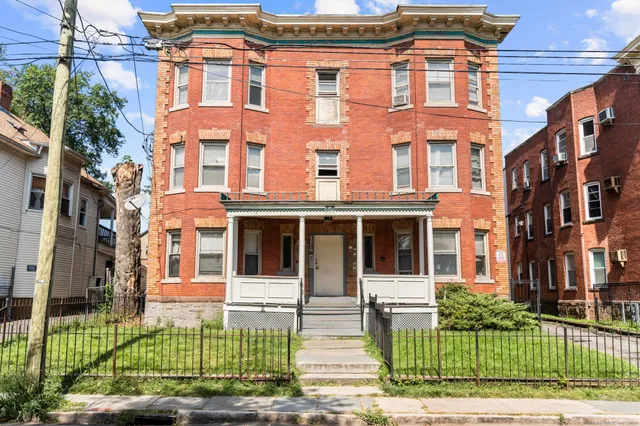 $1,250 | 174 Ashley Street, Unit C3, Hartford, CT 06105