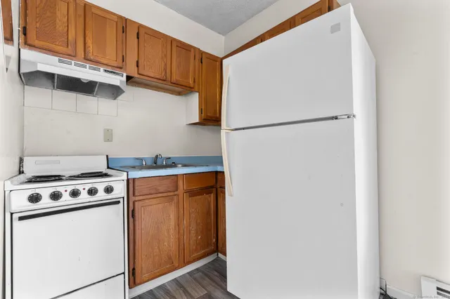 $1,250 | 174 Ashley Street, Unit C3, Hartford, CT 06105