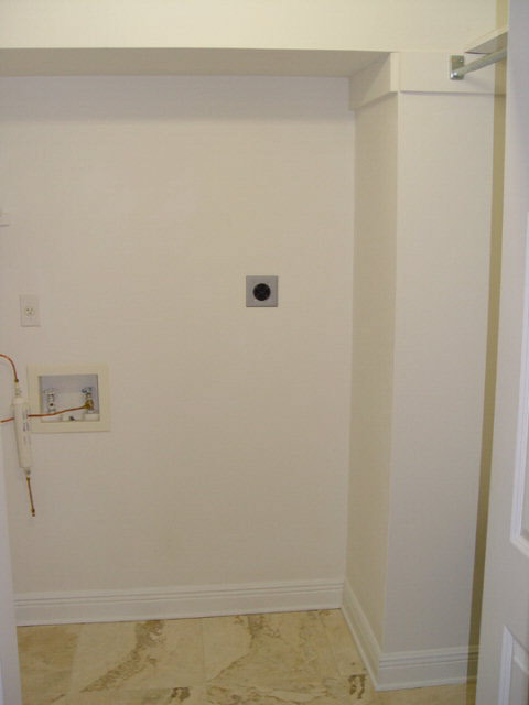 17 Fairhope Court Fairhope, AL 36532 - Photo 15 of 19 Master laundry
