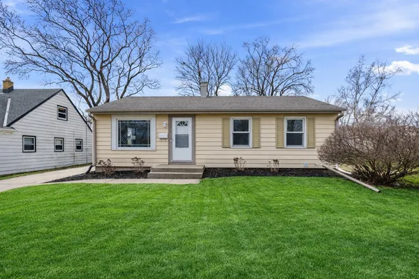 $314,900 | 3541 South 46th Street, Greenfield, WI 53220