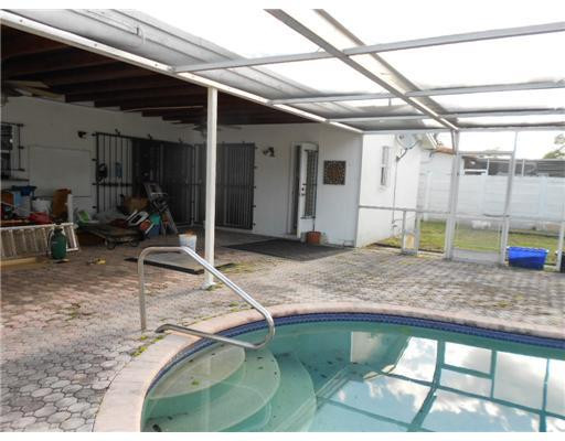 4630 West Park Road Hollywood, FL 33021 - Photo 14 of 17 Patio/Deck/Lanai
