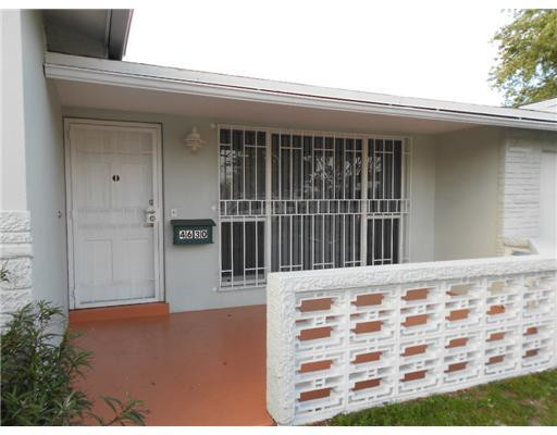 4630 West Park Road Hollywood, FL 33021 - Photo 15 of 17 Exterior Front