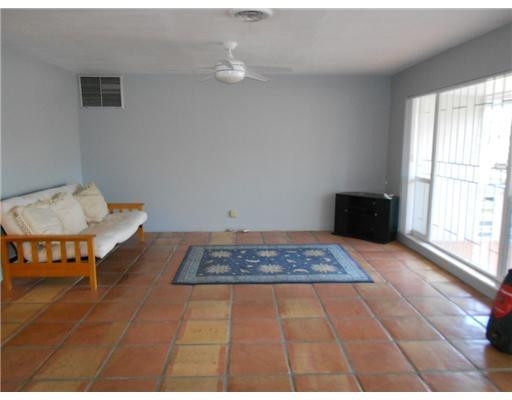 4630 West Park Road Hollywood, FL 33021 - Photo 2 of 17 Living Room