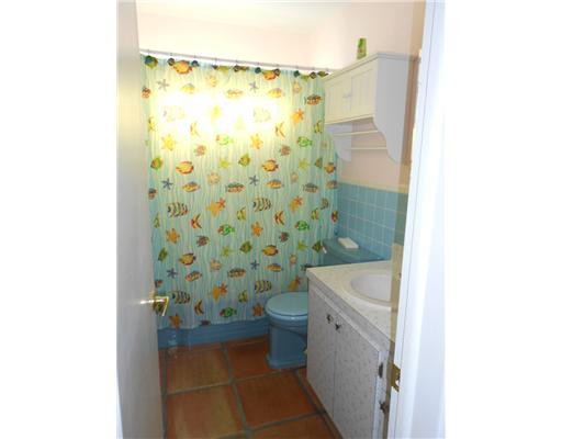 4630 West Park Road Hollywood, FL 33021 - Photo 9 of 17 Bathroom
