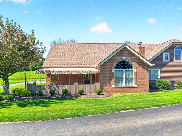 $320,000 | 6366 Jefferson Pointe Circle, Clairton, PA 15025