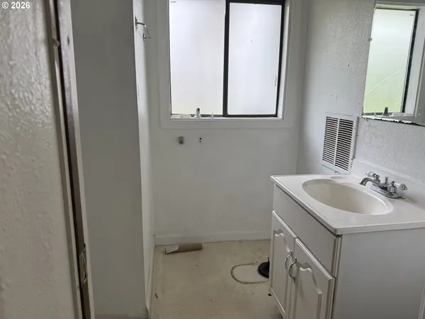 $325,000 | 395 East 46th Avenue, Eugene, OR 97405